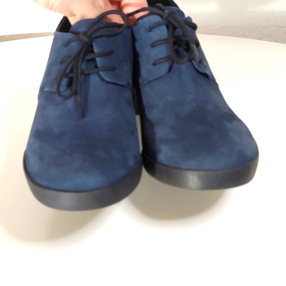 Camper Navy Blue Suede Block Heeled Oxford Pump - Picture 11 of 13
